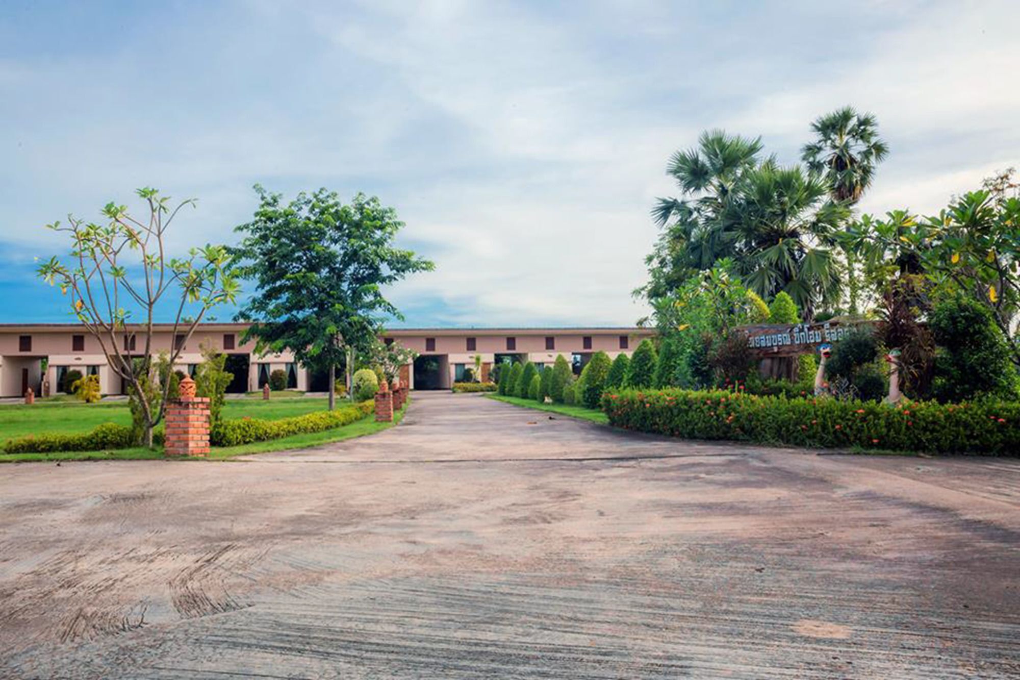 Thaisomboon Bighome Resort Sukhothai Exterior photo